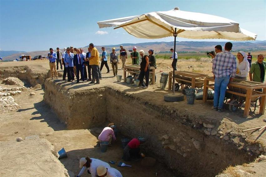 Amasya’da 2 bin 500 yıllık Pers sarayının sütunları bulundu