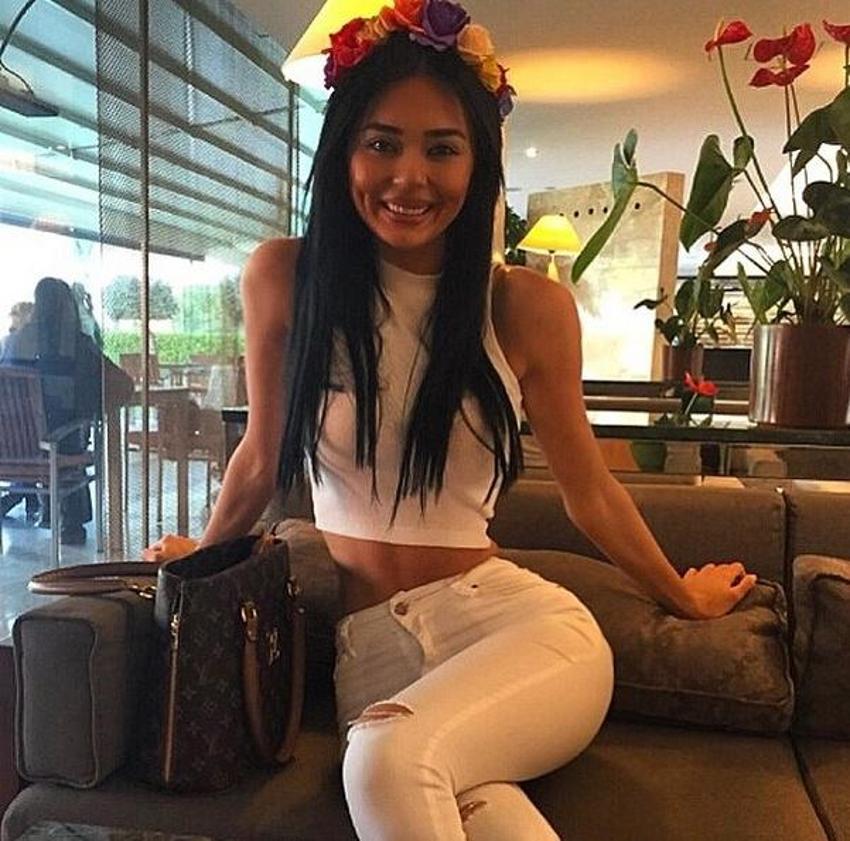 Cansu Taşkın'dan cesur bikinili paylaşım!