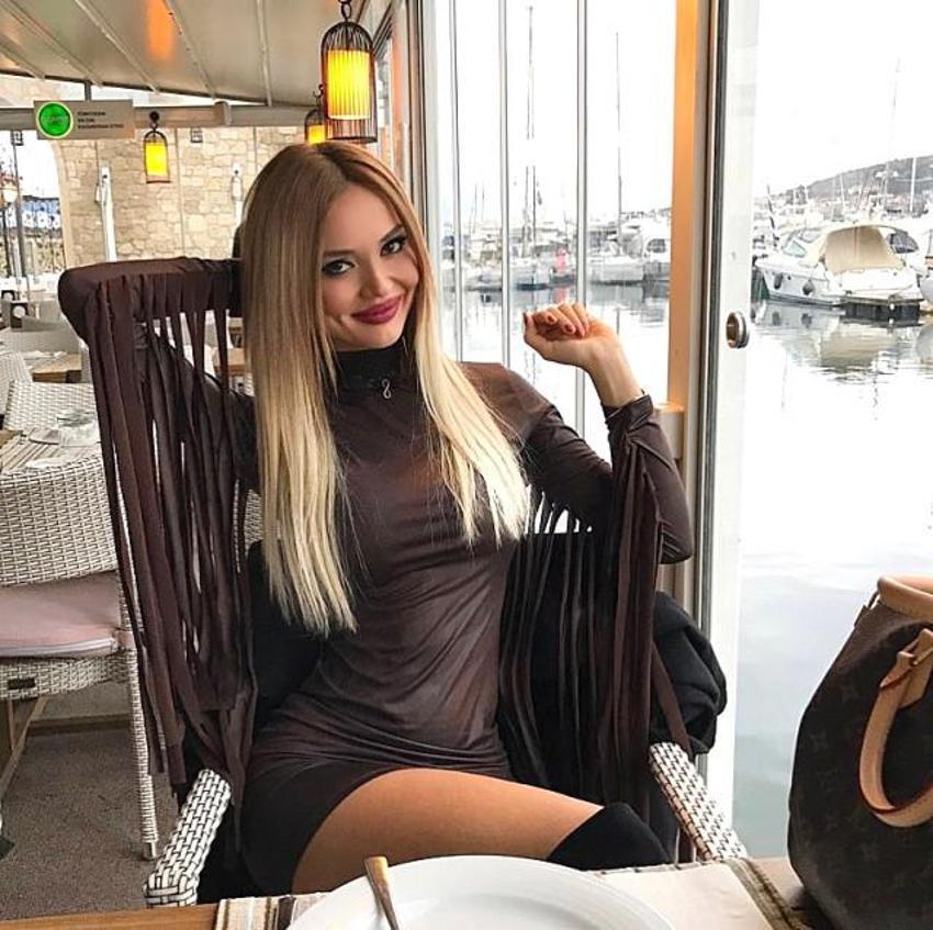 Cansu Taşkın'dan cesur bikinili paylaşım!
