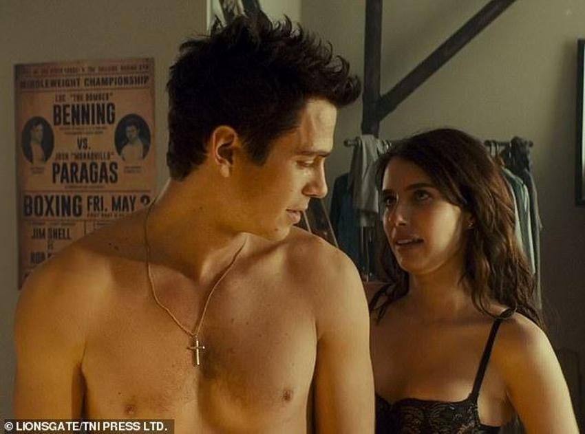 Emma Roberts'ten cesur sahne