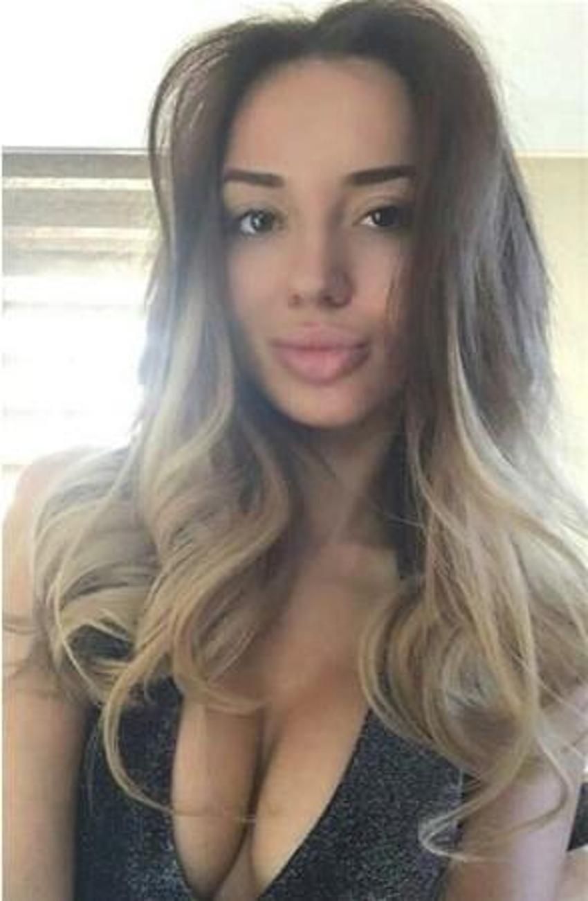 Cansu Taşkın ayna pozuyla yürek hoplattı