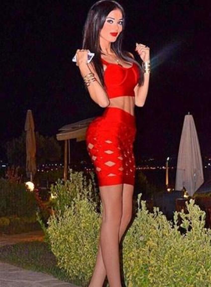 Cansu Taşkın ayna pozuyla yürek hoplattı
