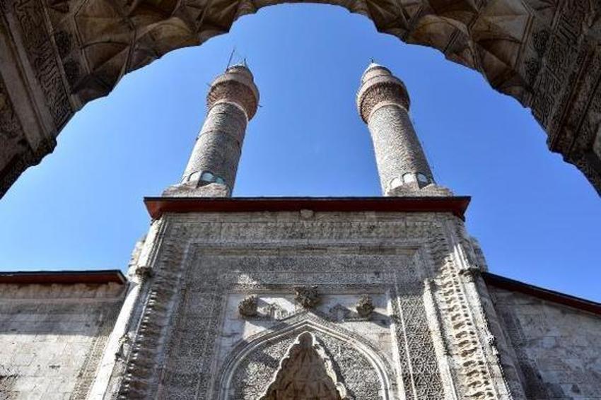 Tarihi medresenin altındaki yapının gizli geçit değil, altyapı olduğu anlaşıldı!