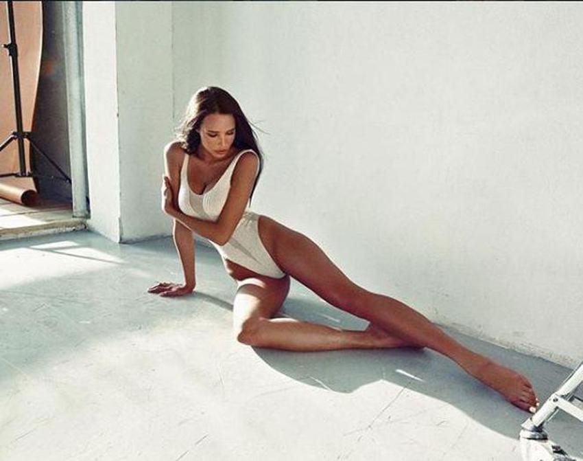 Rus modelden cesur poz