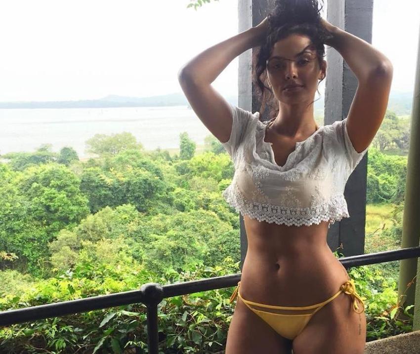Maya Jama, Barbados tatilinde