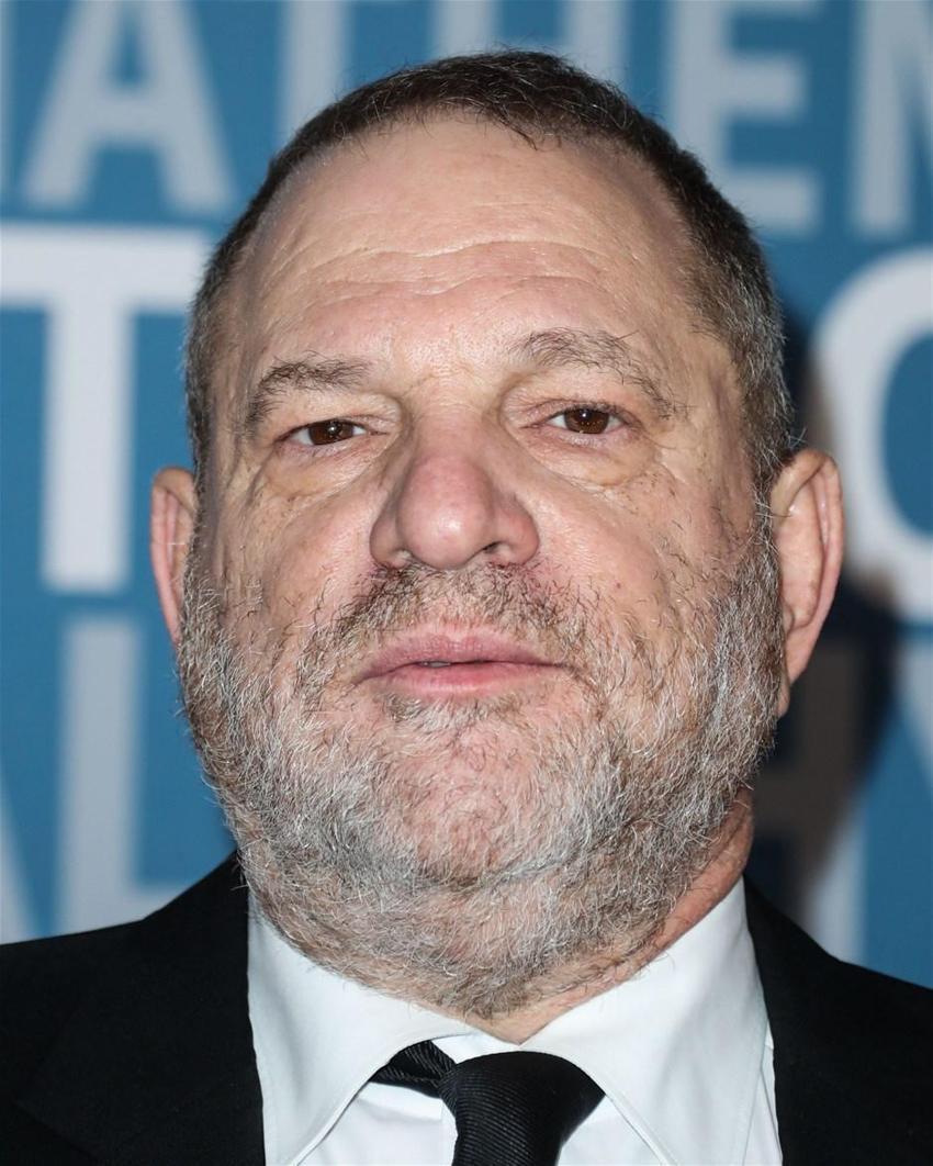 "Jennifer Lawrence'la İlişkiye Girdim" diyen yapımcı Harvey Weinstein, aktrise tecavüz etti