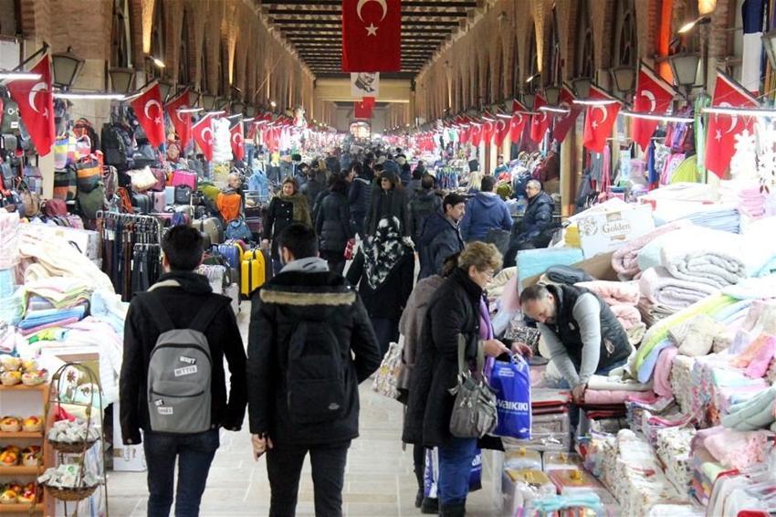 Akın akın geliyorlar! Adım atacak yer yok...