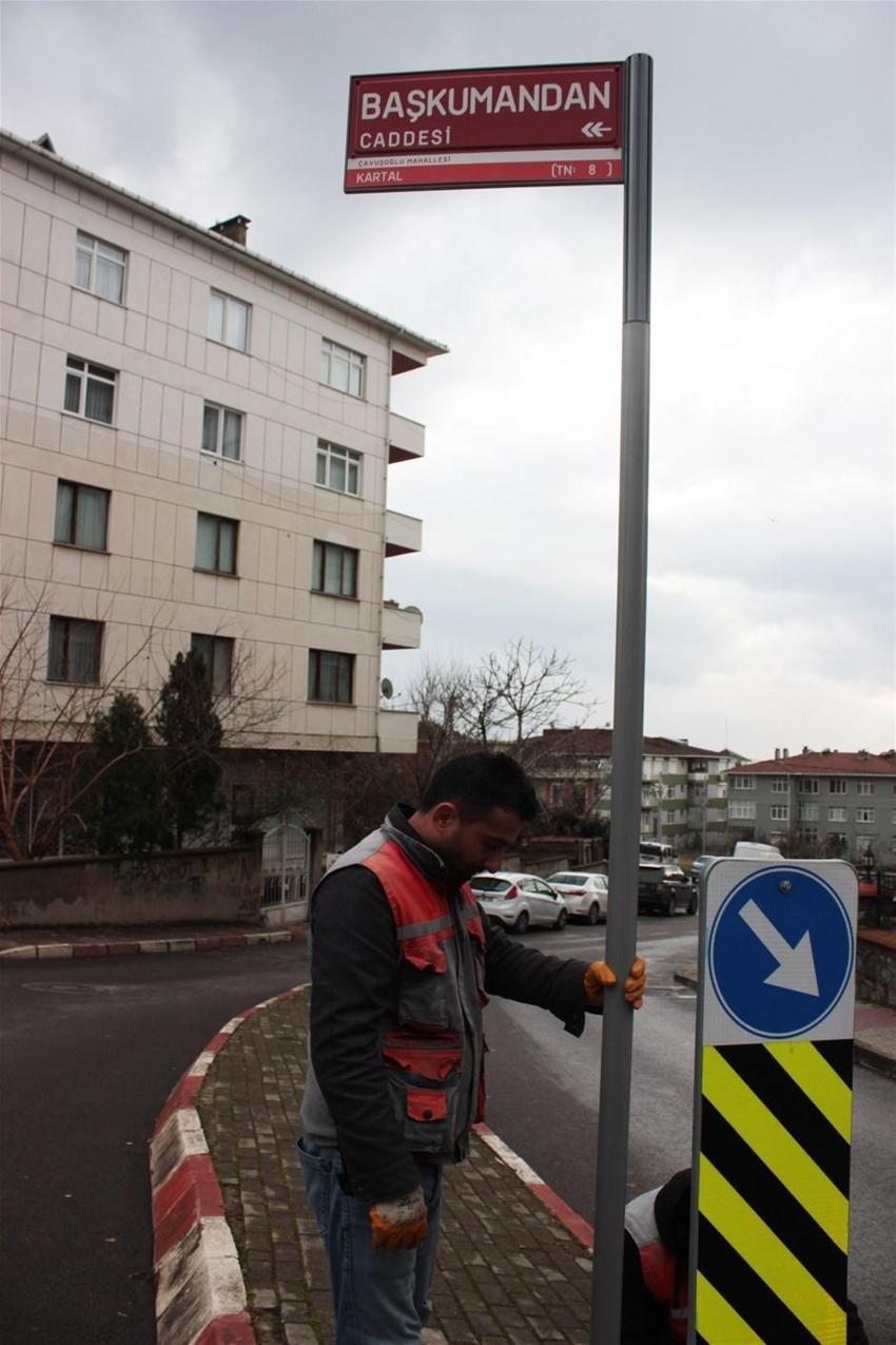İstanbul sokaklarından FETÖ izleri siliniyor