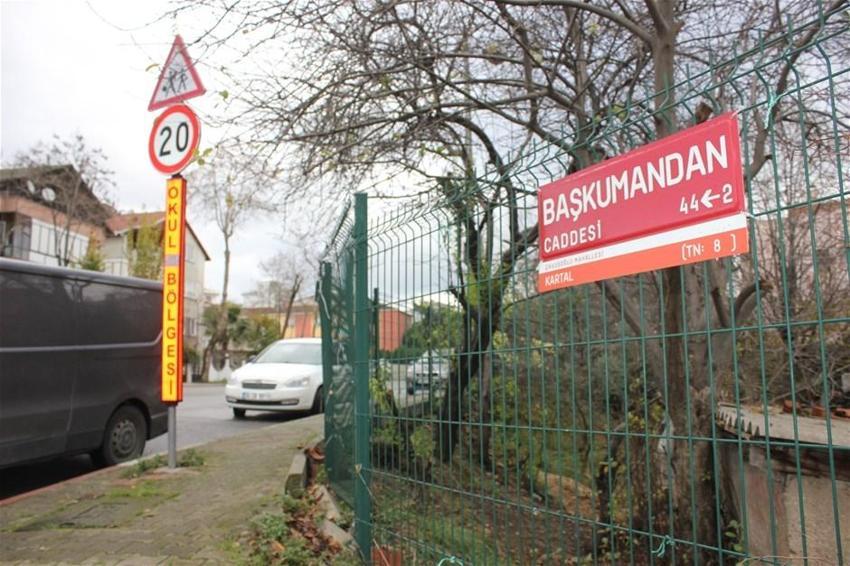 İstanbul sokaklarından FETÖ izleri siliniyor