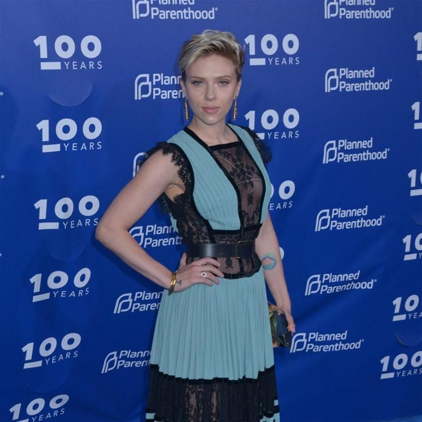 Scarlett Johansson'ın 'cinsel içerikli flim krizi'