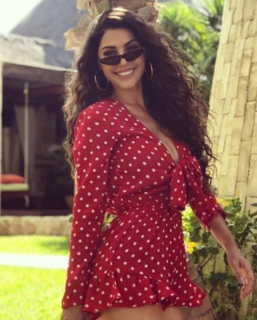 Yolanthe Cabau'dan olay paylaşım