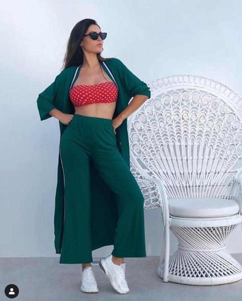 Yolanthe Cabau'dan olay paylaşım