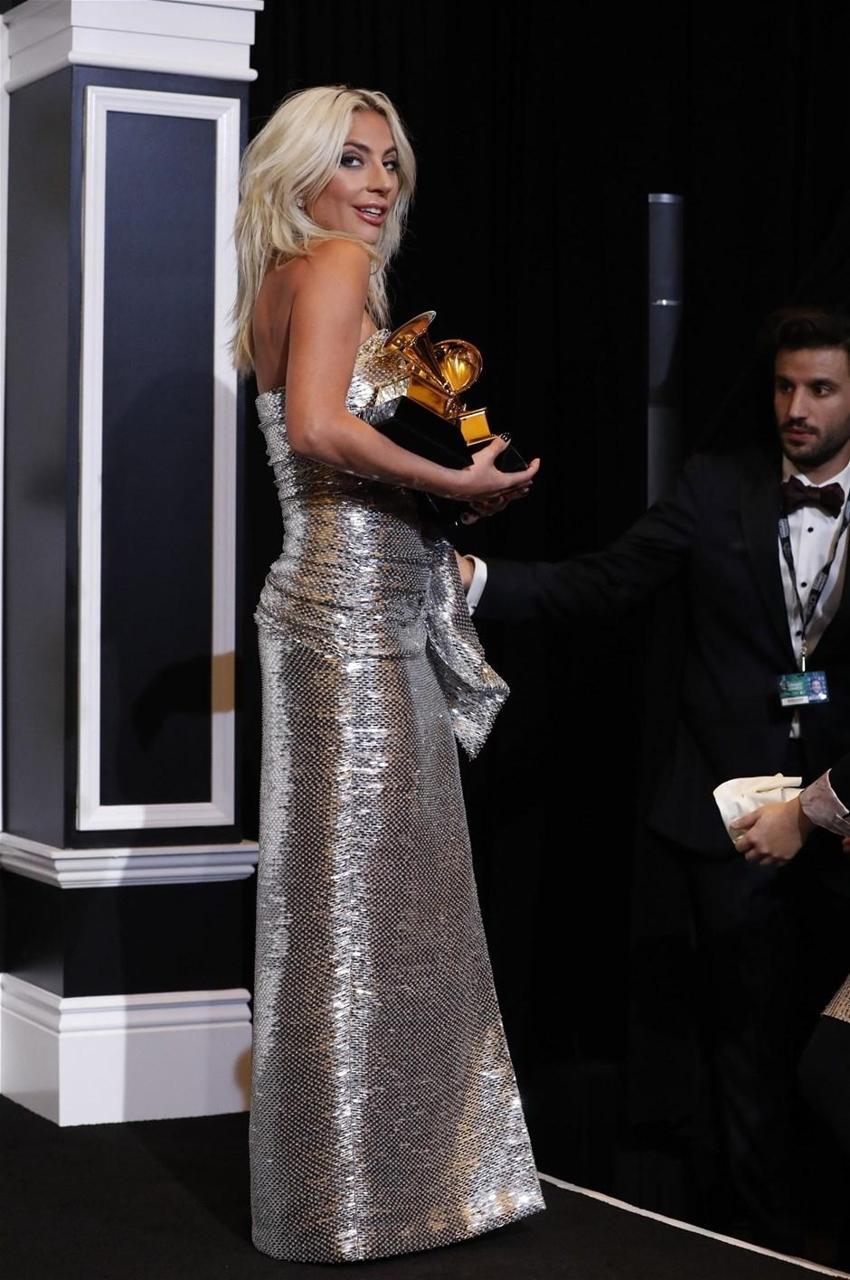 61. Grammy Ödülleri'nin sahipleri belli oldu! Lady Gaga şaşırttı