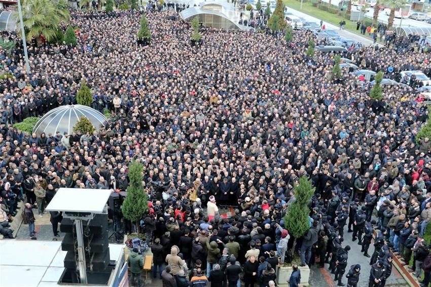 "Ozan Arif" son yolculuğuna uğurlandı