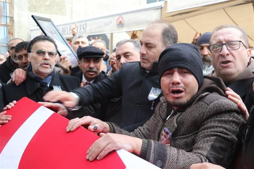 "Ozan Arif" son yolculuğuna uğurlandı