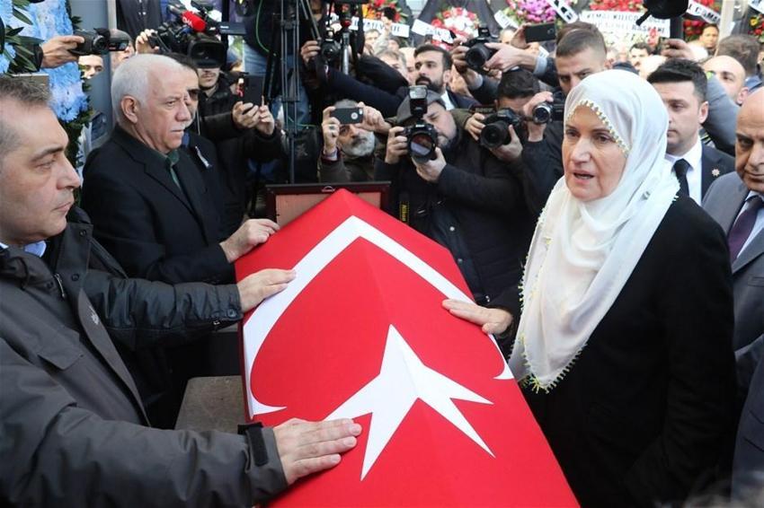 "Ozan Arif" son yolculuğuna uğurlandı