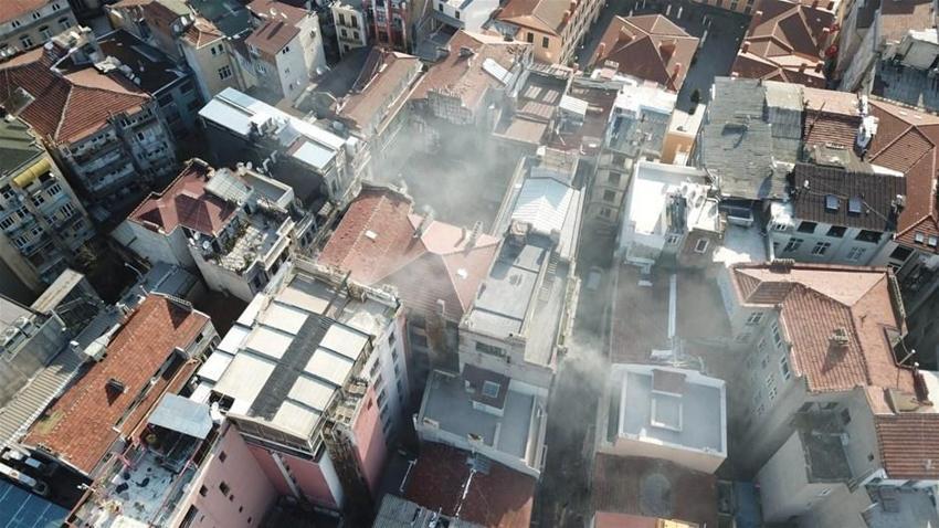 İstanbul'da büyük yangın! 4 kişi hayatını kaybetti