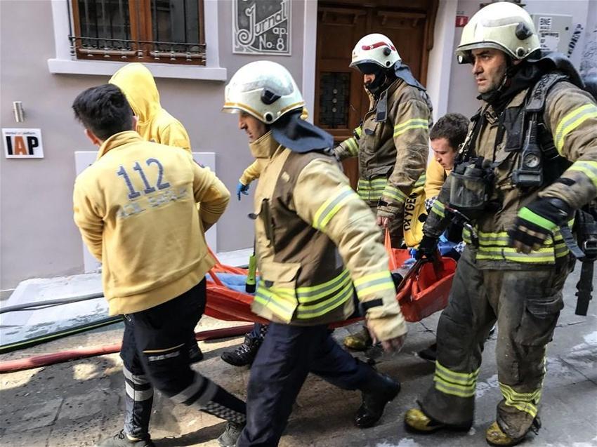 İstanbul'da büyük yangın! 4 kişi hayatını kaybetti