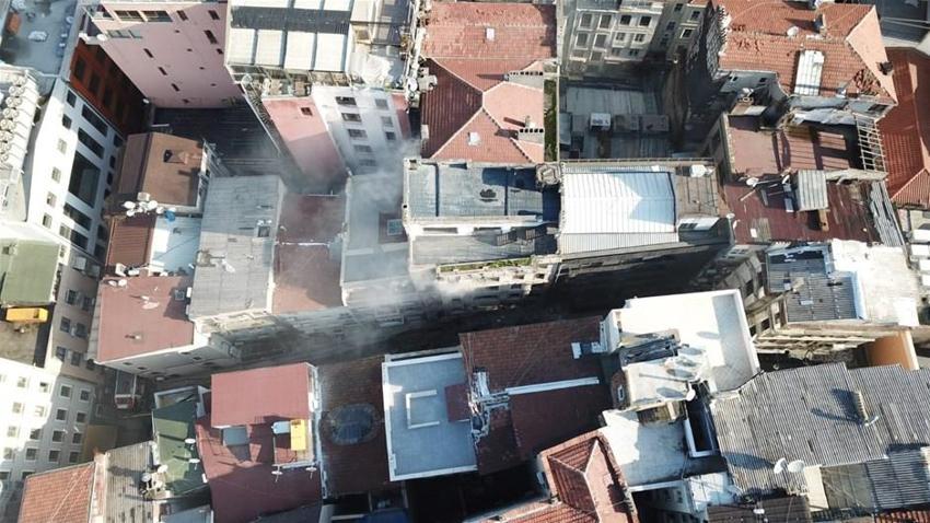 İstanbul'da büyük yangın! 4 kişi hayatını kaybetti