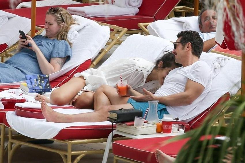 James Franco-Isabel Pakzad, Miami tatilinde