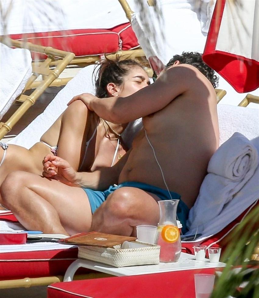 James Franco-Isabel Pakzad, Miami tatilinde
