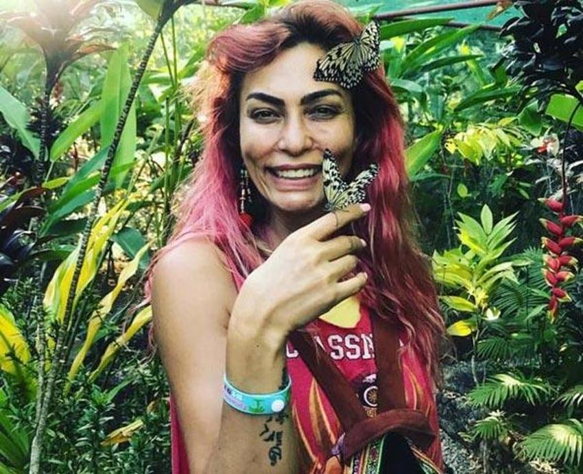 Leyla Bilginel: Otostop çektim! Parklarda yattım