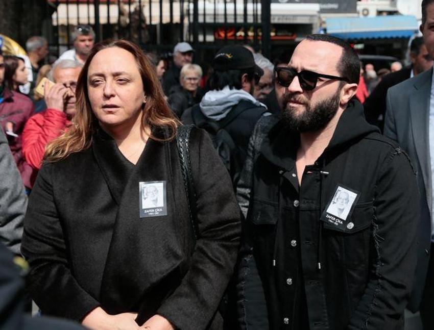 Ünlüler Zafer Çika'nın cenazesine akın etti