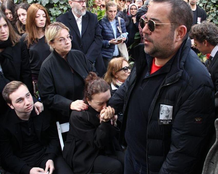 Ünlüler Zafer Çika'nın cenazesine akın etti