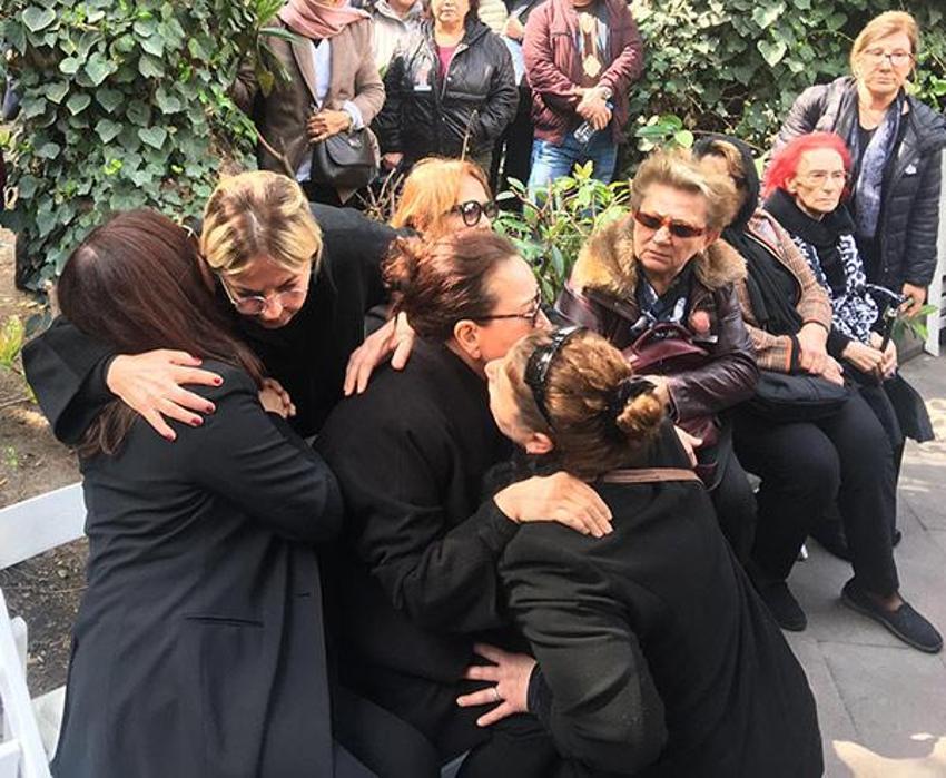 En acı veda! Zafer Çika son yolculuğuna uğurlandı