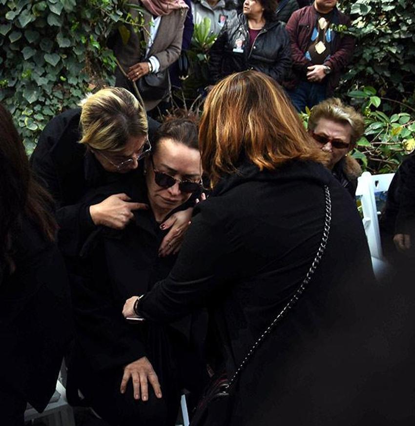 En acı veda! Zafer Çika son yolculuğuna uğurlandı