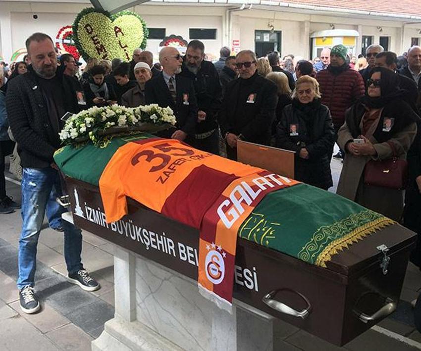 En acı veda! Zafer Çika son yolculuğuna uğurlandı