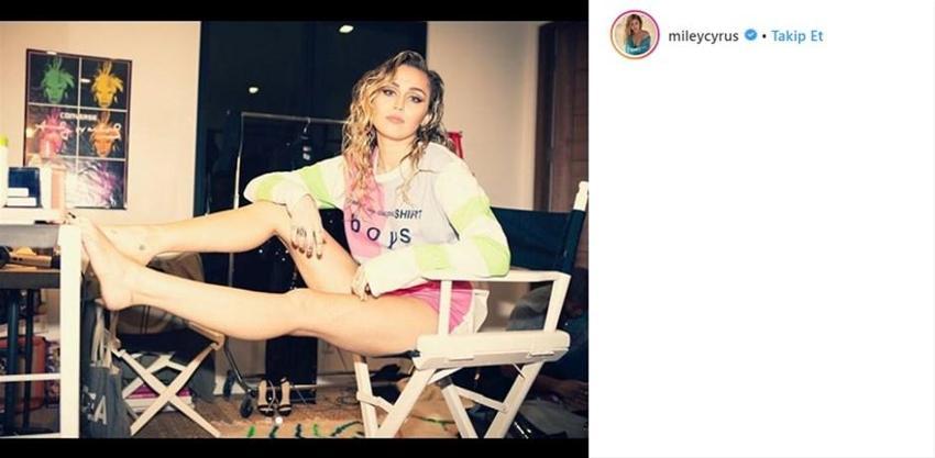 Miley Cyrus çırılçıplak güneşlendi!