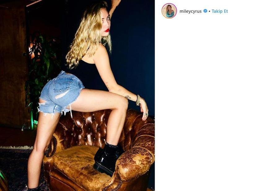 Miley Cyrus çırılçıplak güneşlendi!