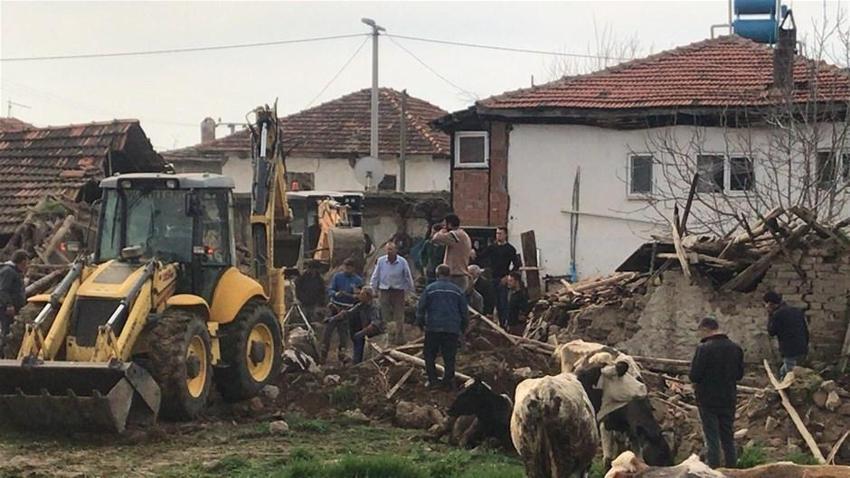 Denizli'de şiddetli deprem! Art arda artçı sarsıntılar...