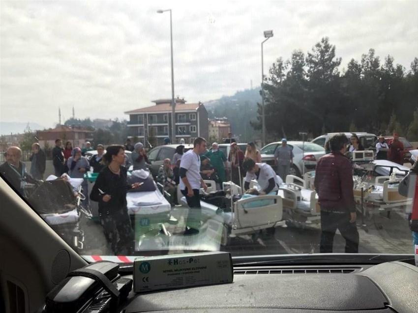 Denizli'de şiddetli deprem! Art arda artçı sarsıntılar...
