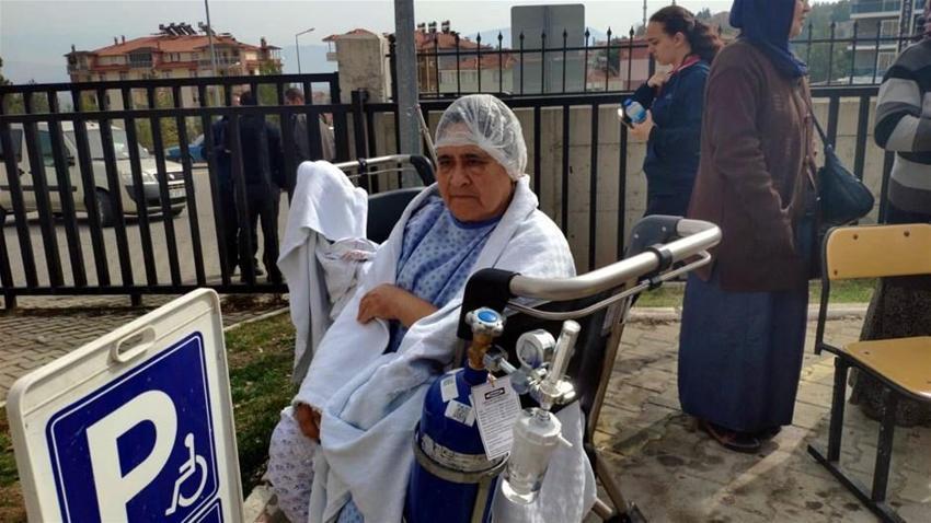 Denizli'de şiddetli deprem! Art arda artçı sarsıntılar...