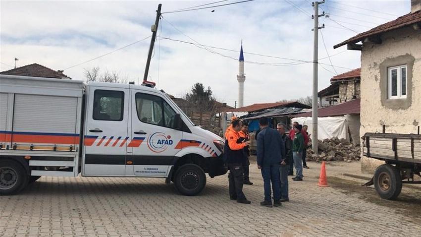 Denizli'de şiddetli deprem! Art arda artçı sarsıntılar...