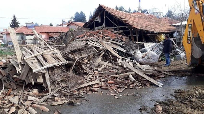 Denizli'de şiddetli deprem! Art arda artçı sarsıntılar...