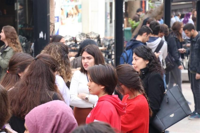 Denizli'de şiddetli deprem! Art arda artçı sarsıntılar...