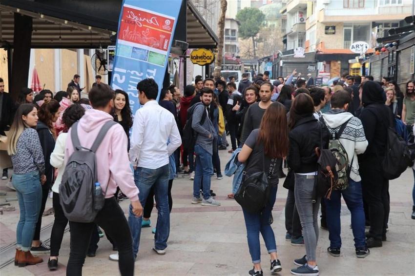 Denizli'de şiddetli deprem! Art arda artçı sarsıntılar...