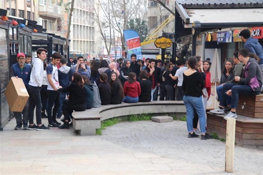 Denizli'de şiddetli deprem! Art arda artçı sarsıntılar...