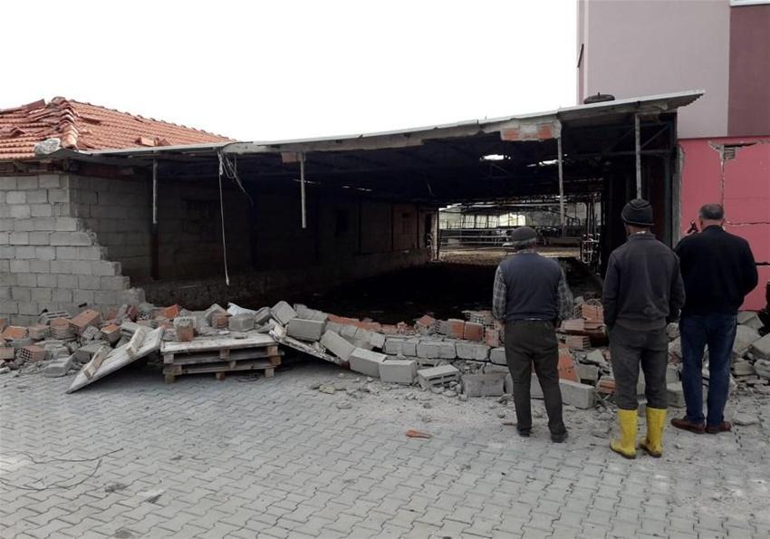 Denizli'de şiddetli deprem! Art arda artçı sarsıntılar...