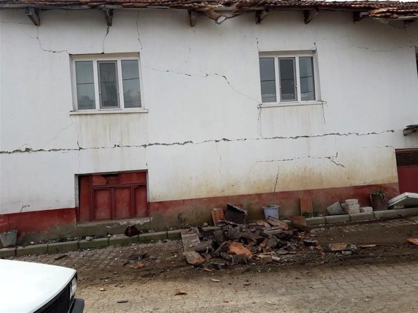 Denizli'de şiddetli deprem! Art arda artçı sarsıntılar...