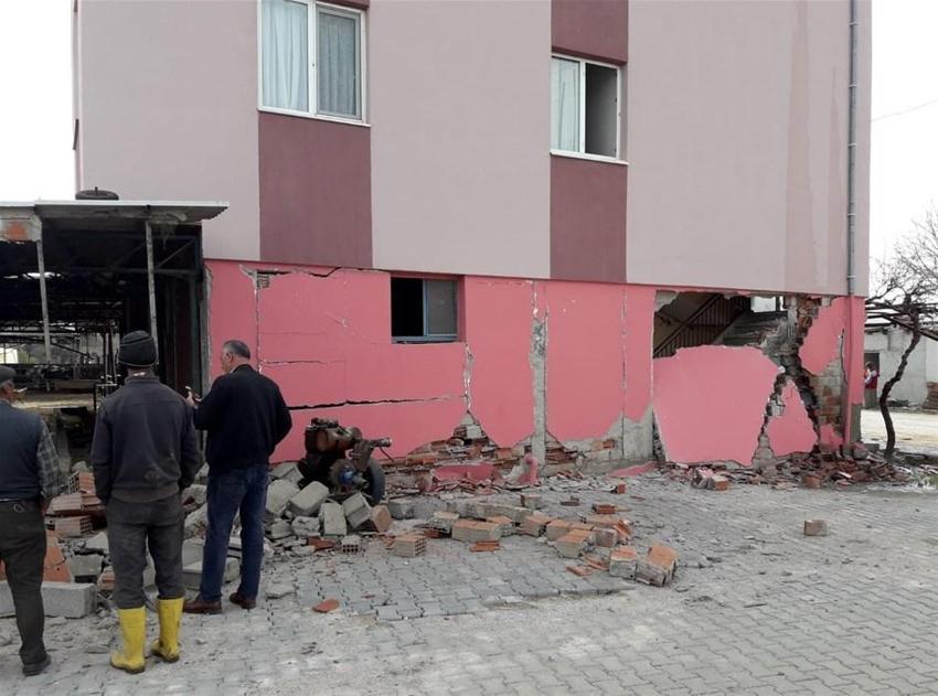 Denizli'de şiddetli deprem! Art arda artçı sarsıntılar...