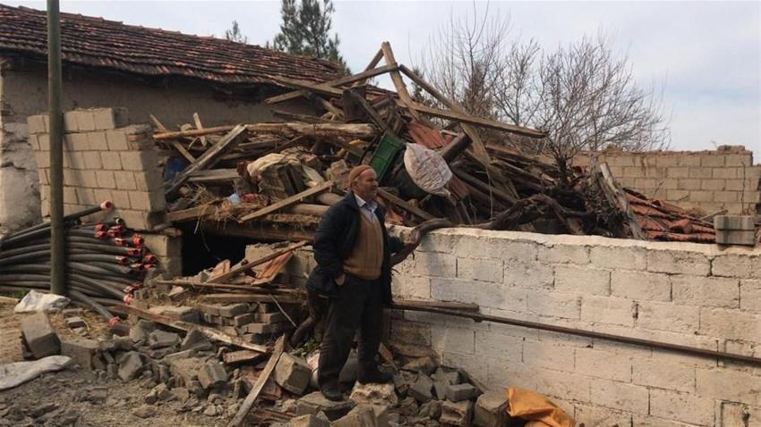 Denizli'de şiddetli deprem! Art arda artçı sarsıntılar...