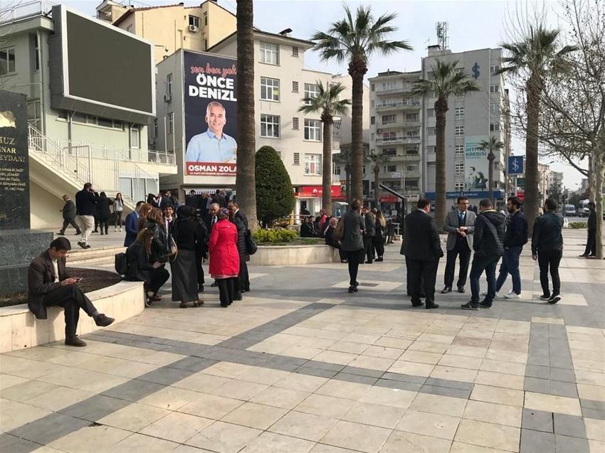 Denizli'de şiddetli deprem! Art arda artçı sarsıntılar...