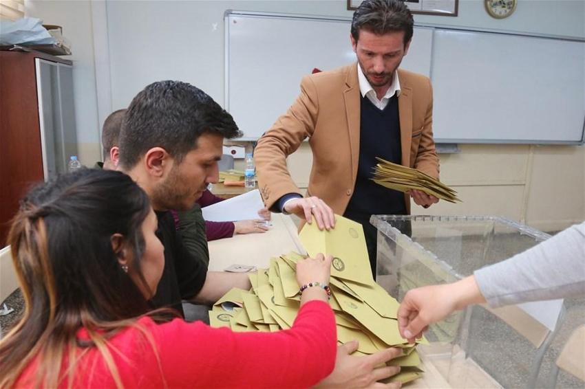 Türkiye sandık başında, yurttan seçim manzaraları!