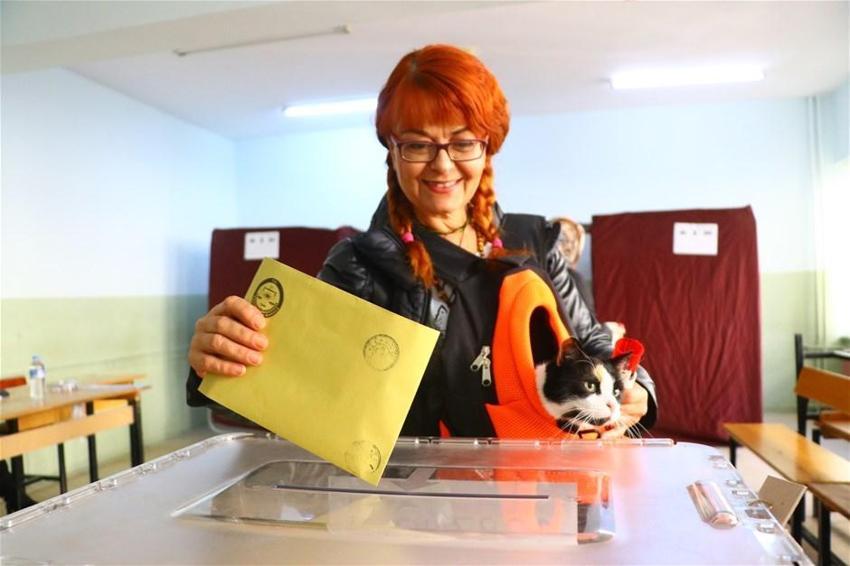Türkiye sandık başında, yurttan seçim manzaraları!