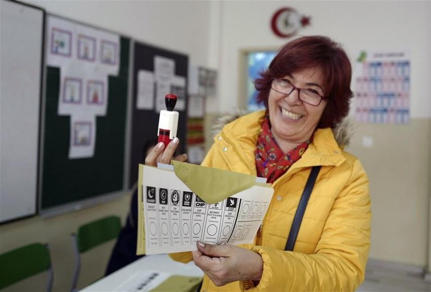 Türkiye sandık başında, yurttan seçim manzaraları!