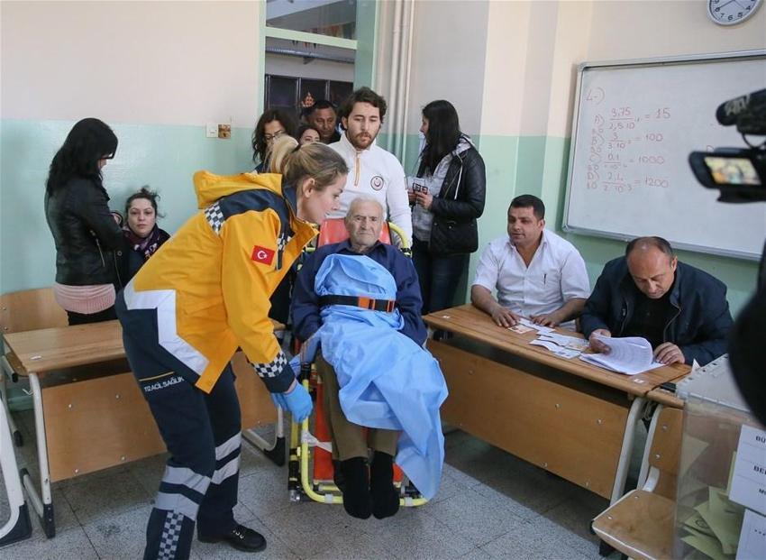 Türkiye sandık başında, yurttan seçim manzaraları!